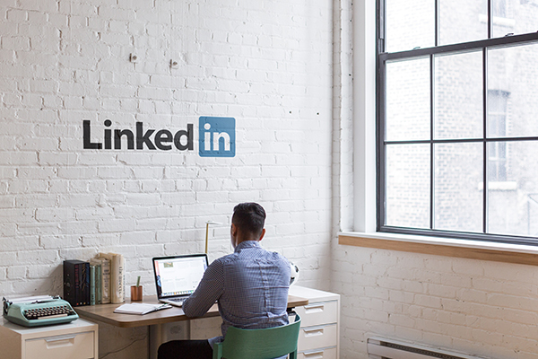 Photo by inlytics | LinkedIn Analytics Tool on Unsplash